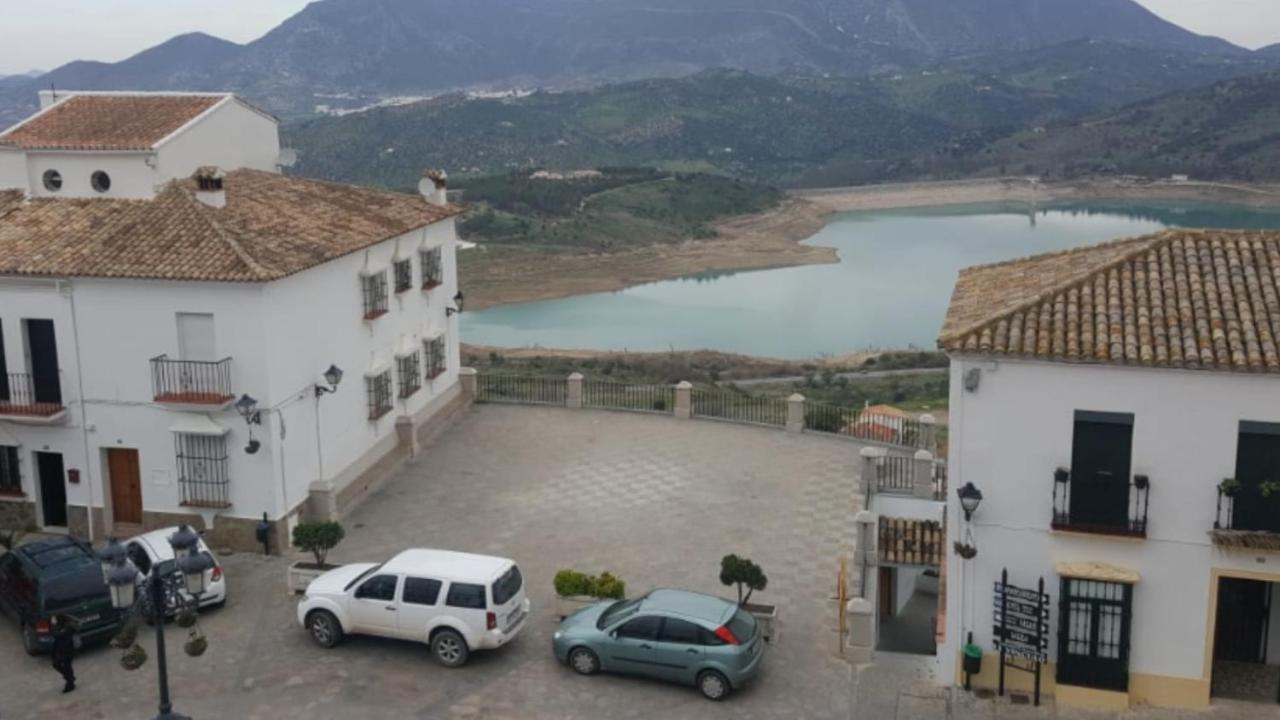 Apartamentos Mirador En La Plaza De Zahara Zahara De La Sierra Kültér fotó