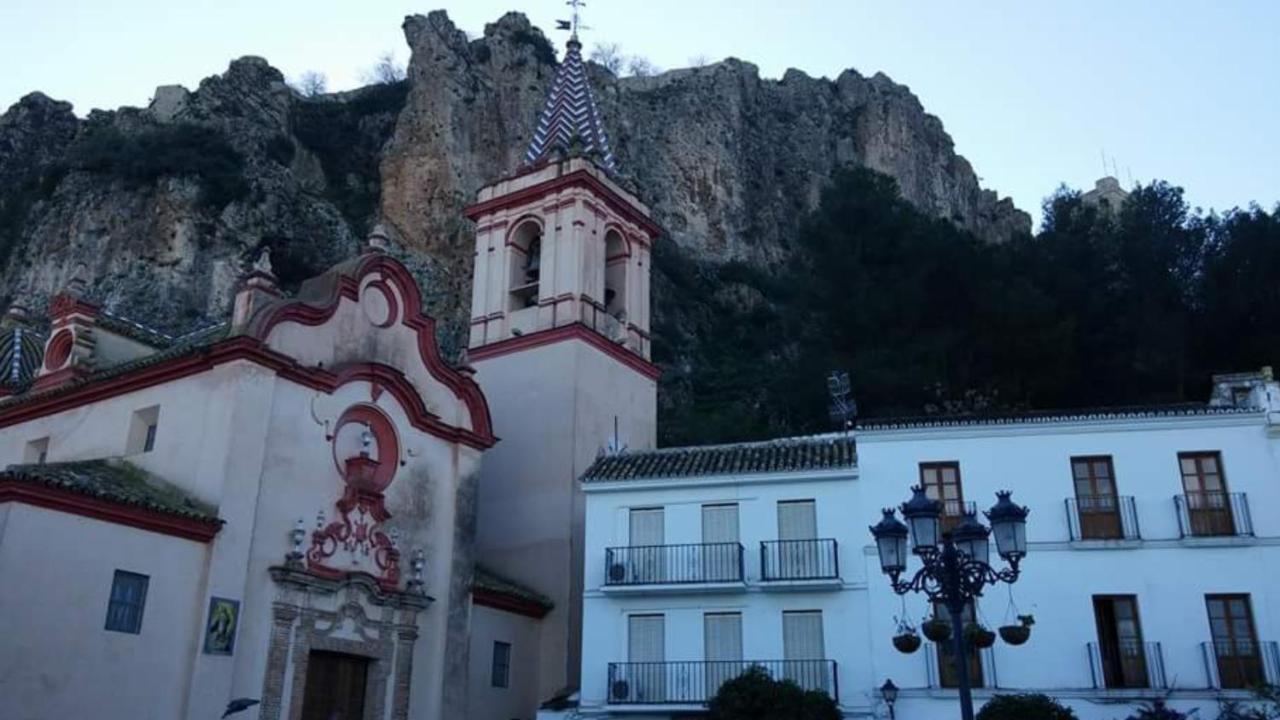 Apartamentos Mirador En La Plaza De Zahara Zahara De La Sierra Kültér fotó