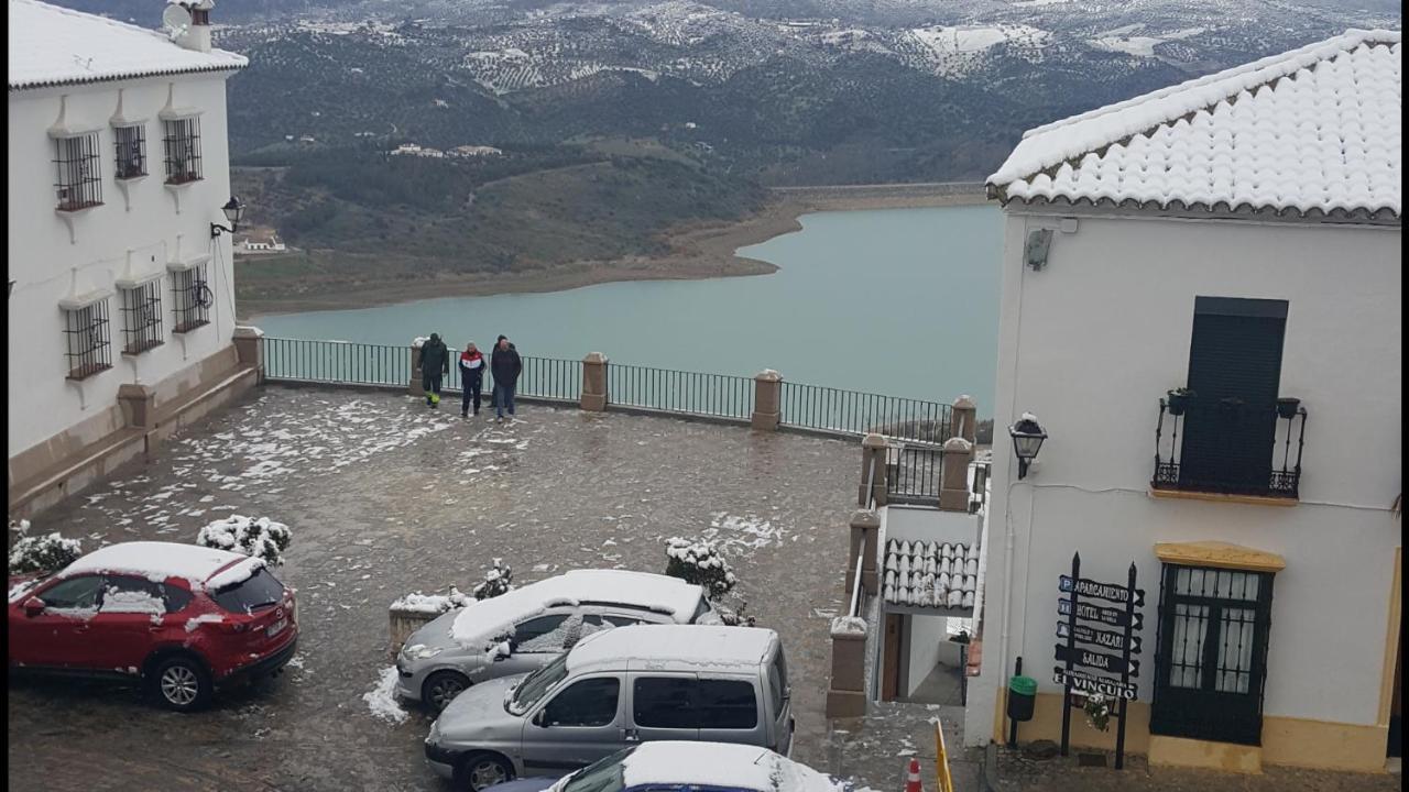 Apartamentos Mirador En La Plaza De Zahara Zahara De La Sierra Kültér fotó