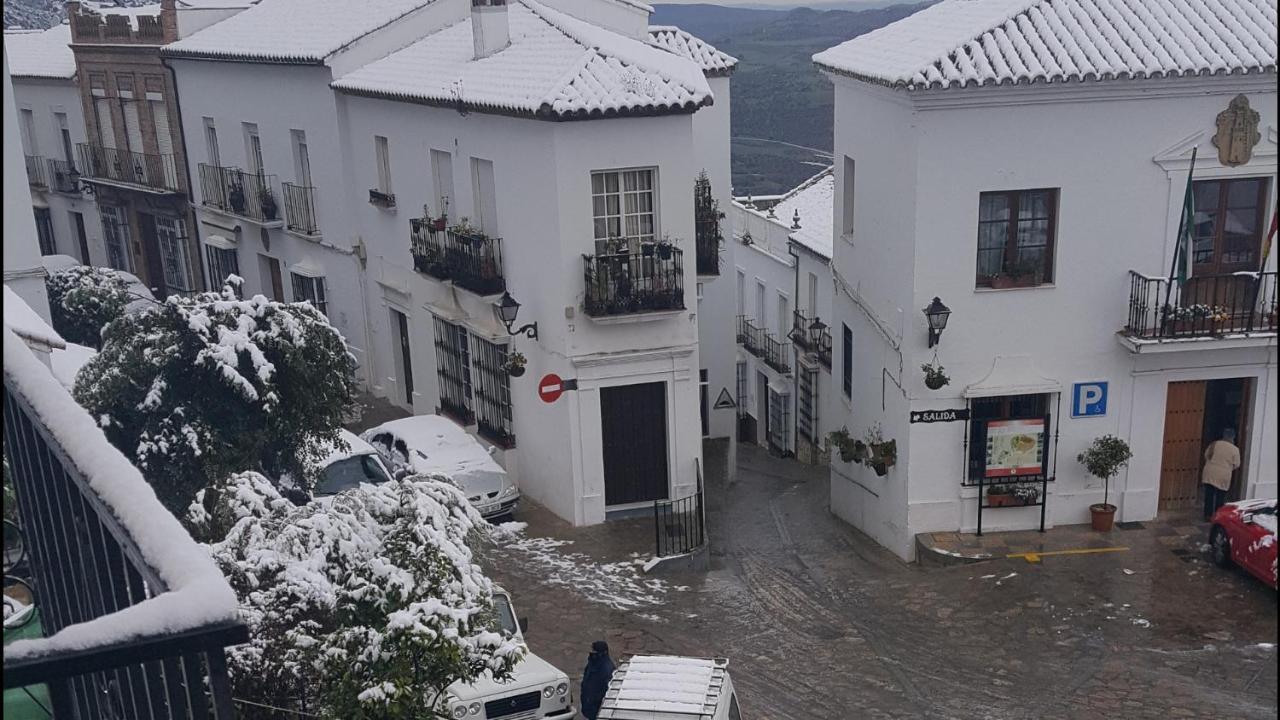 Apartamentos Mirador En La Plaza De Zahara Zahara De La Sierra Kültér fotó