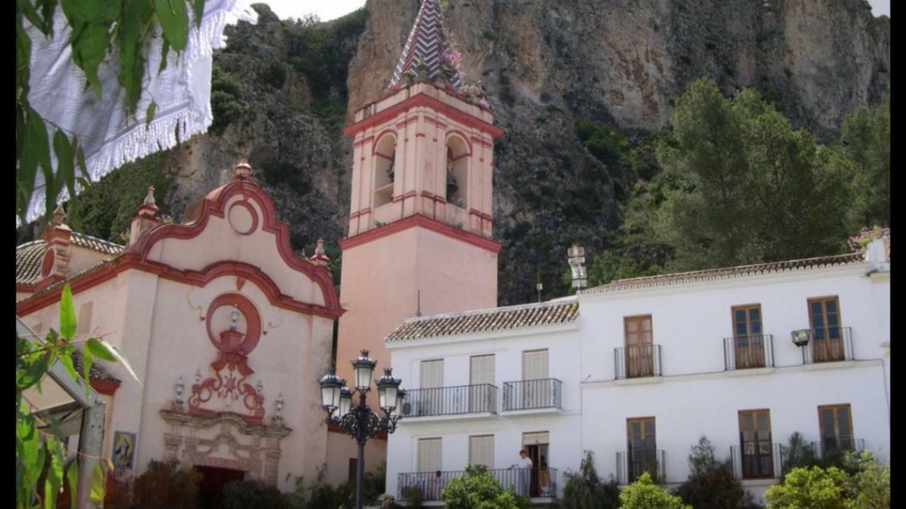 Apartamentos Mirador En La Plaza De Zahara Zahara De La Sierra Kültér fotó