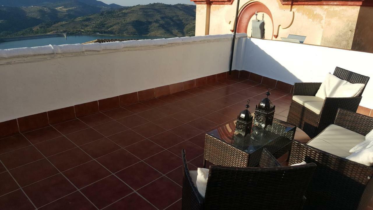 Apartamentos Mirador En La Plaza De Zahara Zahara De La Sierra Kültér fotó