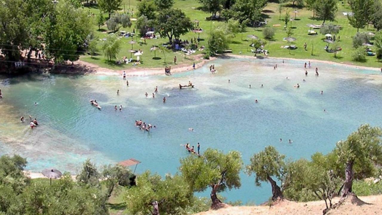 Apartamentos Mirador En La Plaza De Zahara Zahara De La Sierra Kültér fotó